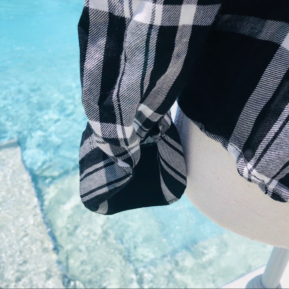 ⭐️Flannel button down⭐️ - Picture 3 of 6